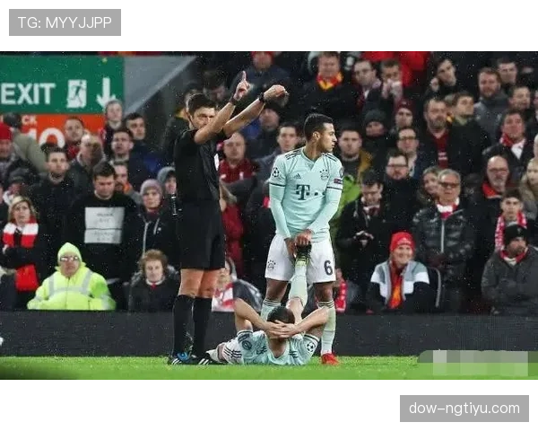 曼联重建藏不住了：赢球越多，体系崩得越快